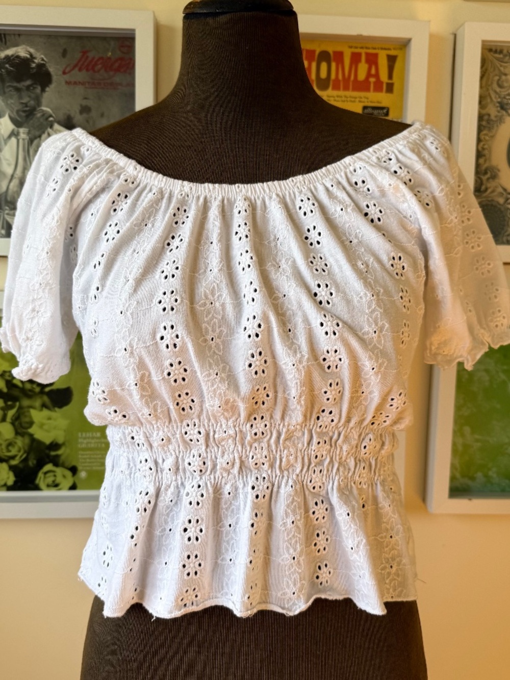 🤍 White Broderie Anglaise Eyelet Peasant Blouse — Off-Shoulder Milkmaid Shirred